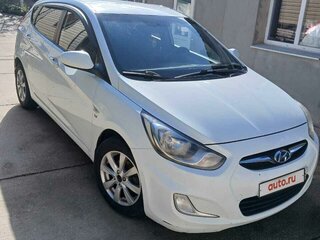 2012 Hyundai Solaris I, белый, 700000 рублей, вид 2