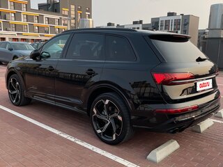 2020 Audi Q7 55 TFSI II (4M) Рестайлинг, чёрный, 4200000 рублей, вид 5