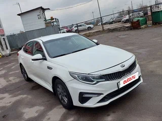 2019 Kia Optima IV Рестайлинг, белый, 1030000 рублей, вид 1