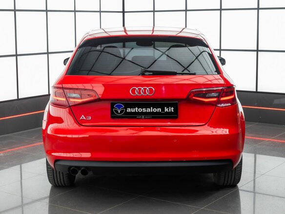 2013 Audi A3 III (8V), красный - вид 2