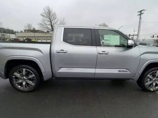 2024 Toyota Tundra CrewMax III, серебристый, 11189667 рублей, вид 4