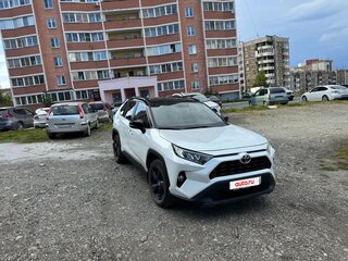 2020 Toyota RAV4 V (XA50), белый, 3100000 рублей, вид 2