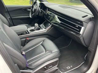 2020 Audi Q7 45 TFSI II (4M) Рестайлинг, белый, 3950000 рублей, вид 5
