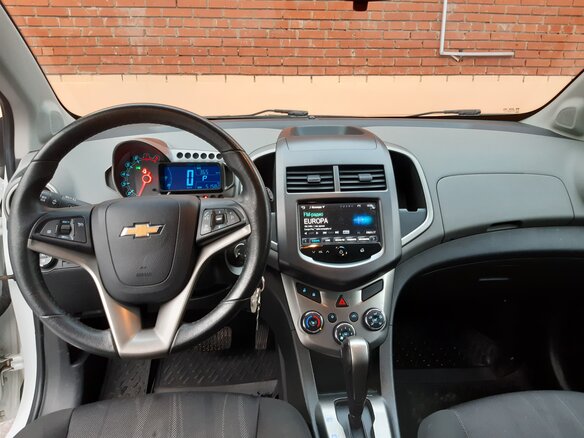 2013 Chevrolet Aveo II, белый - вид 6