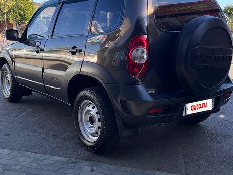 2013 Chevrolet Niva I Рестайлинг, коричневый, 650000 рублей, вид 4