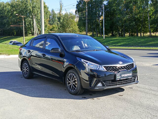 2021 Kia Rio IV Рестайлинг, чёрный, 1427000 рублей, вид 3