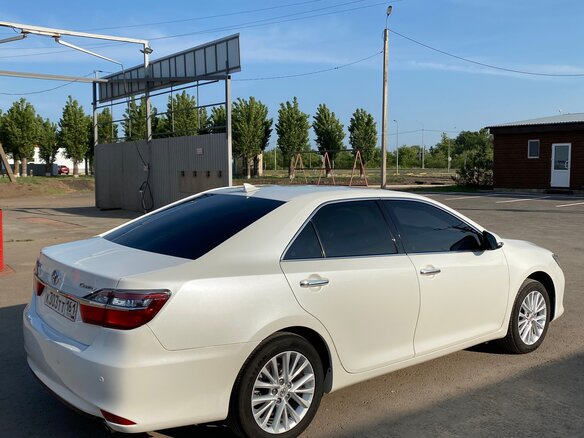 2014 Toyota Camry VII (XV50) Рестайлинг, белый, 2150000 рублей - вид 3