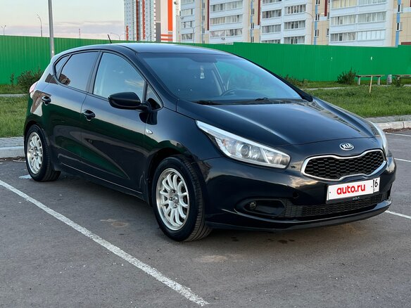 2012 Kia Ceed II, чёрный, 950000 рублей - вид 2