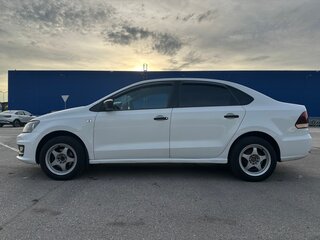 2020 Volkswagen Polo V Рестайлинг, белый, 799000 рублей, вид 3