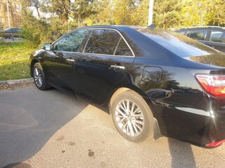 2016 Toyota Camry VII (XV50) Рестайлинг, чёрный, 2500000 рублей, вид 3