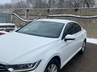 2018 Volkswagen Passat B8, белый, 2150000 рублей, вид 1
