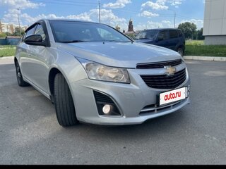2013 Chevrolet Cruze I Рестайлинг, серебристый, 950000 рублей, вид 2