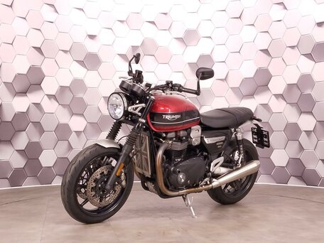 2020 Triumph Speed Twin, красный, 817000 рублей, вид 2