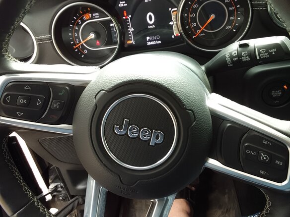 2019 Jeep Wrangler IV (JL), чёрный, 5100000 рублей - вид 3