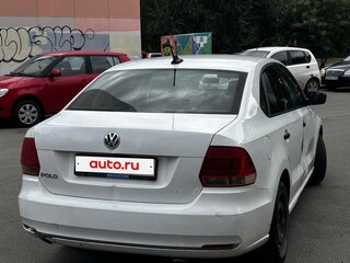 2020 Volkswagen Polo V Рестайлинг, белый, 505000 рублей, вид 3