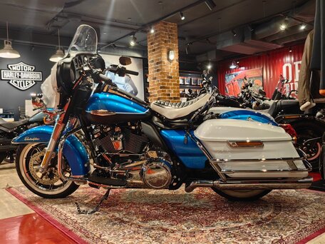 2018 Harley-Davidson Electra Glide Revival, белый, 2100000 рублей, вид 3
