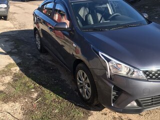 2021 Kia Rio IV Рестайлинг, серый, 1950000 рублей, вид 1