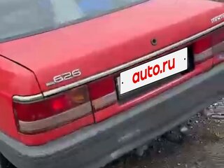 1989 Mazda 626 III (GD), красный, 115000 рублей, вид 1
