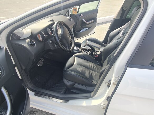 2011 Peugeot 308 I Рестайлинг, белый, 900001 рублей - вид 5