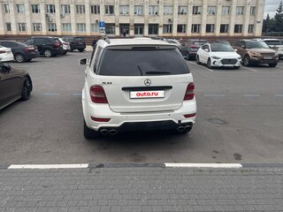 2008 Mercedes-Benz M-Класс 550 II (W164) Рестайлинг, белый, 1300000 рублей, вид 5