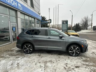 2021 Volkswagen Tiguan Allspace II Рестайлинг, серый, 4850000 рублей, вид 4