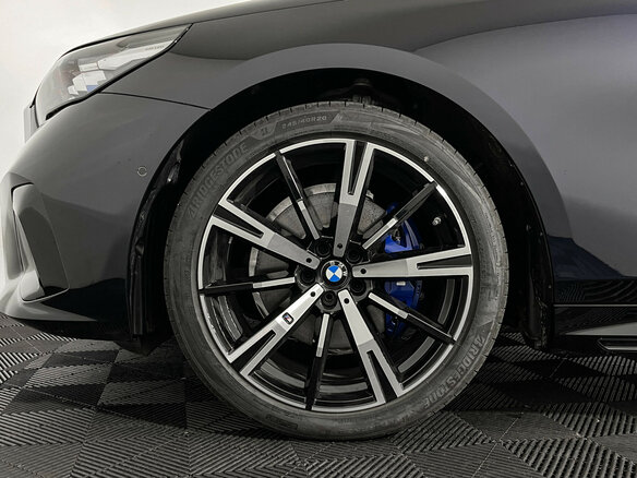 2026 BMW 5 серии 530i xDrive VIII (G60/G61/G68), синий - вид 9