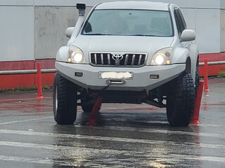 2007 Toyota Land Cruiser Prado 5-speed 120 Series Рестайлинг, серебристый, 2600000 рублей, вид 1