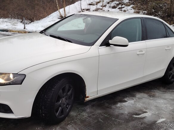 2011 Audi A4 IV (B8), белый, 900000 рублей