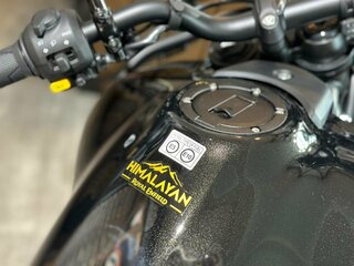 2025 Royal Enfield Himalayan, чёрный, 599000 рублей, вид 3