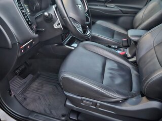 2017 Mitsubishi Outlander III Рестайлинг 2, коричневый, 1999999 рублей, вид 3