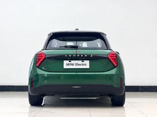 2026 Mini Hatch Cooper Electric SE IV (F65/F66/J01), зелёный, 5690000 рублей, вид 4