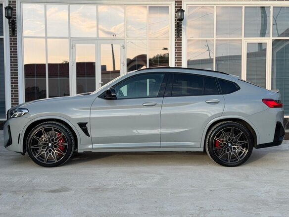 2021 BMW X4 M Competition I (F98) Рестайлинг, серый - вид 3