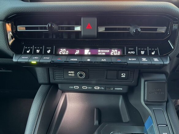 2026 Toyota Land Cruiser Prado 250 Series, чёрный, 7500000 рублей - вид 23