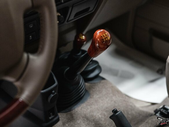 2019 Toyota Land Cruiser 76 70 Series Рестайлинг 1, серый - вид 15