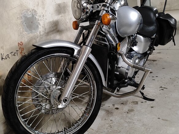 2007 Honda Shadow 750, серебристый, 450000 рублей - вид 4
