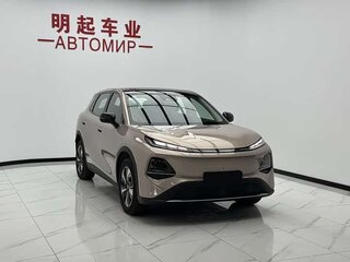 2025 Changan Qiyuan Q05 51.9 kWh II, золотистый, 2200100 рублей, вид 3