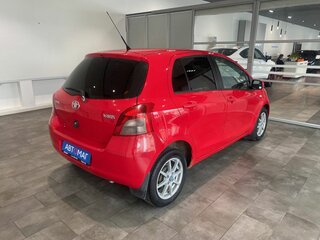 2008 Toyota Yaris Multimode II, красный, 696000 рублей, вид 5