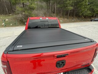 2022 Ram 1500 Crew Cab V, красный, 7550000 рублей, вид 4