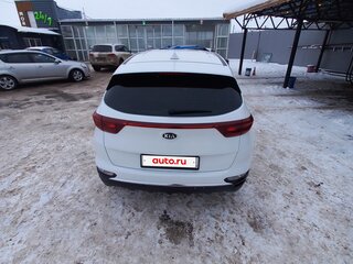 2018 Kia Sportage IV Рестайлинг, белый, 2000000 рублей, вид 5