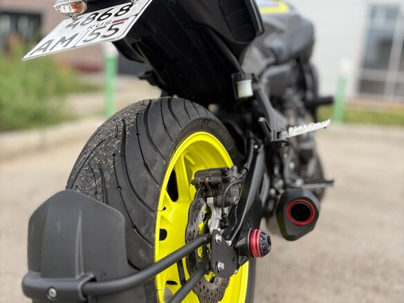 2017 Yamaha MT-07 (FZ-07), серый, 720000 рублей