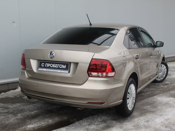 2016 Volkswagen Polo V Рестайлинг, бежевый - вид 1