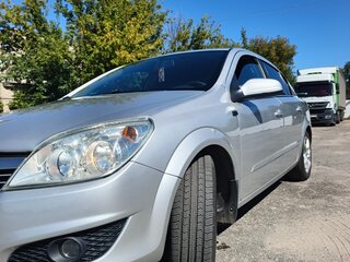 2007 Opel Astra H Рестайлинг, серебристый, 540000 рублей, вид 3