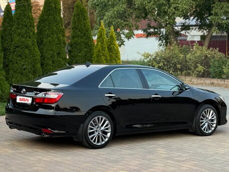2017 Toyota Camry VII (XV50) Рестайлинг 2, чёрный, 2390000 рублей, вид 4
