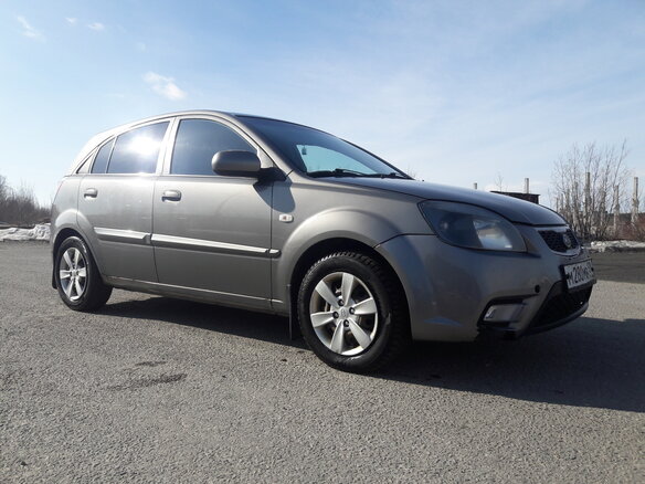 2011 Kia Rio II Рестайлинг, серый