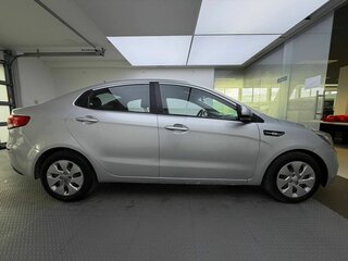 2015 Kia Rio III, серебристый, 575000 рублей, вид 4