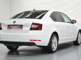 2017 Skoda Octavia III (A7) Рестайлинг, белый, 1809000 рублей, вид 5