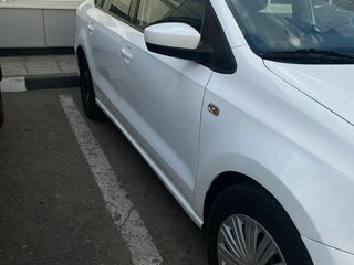 2016 Volkswagen Polo V Рестайлинг, белый, 650000 рублей, вид 3