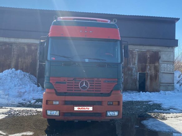 2000 Mercedes-Benz Actros, красный, 2000000 рублей - вид 1