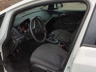 2011 Opel Astra J, белый, 480000 рублей, вид 3