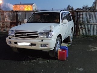 2001 Toyota Land Cruiser 100 Series, белый, 2550000 рублей, вид 1